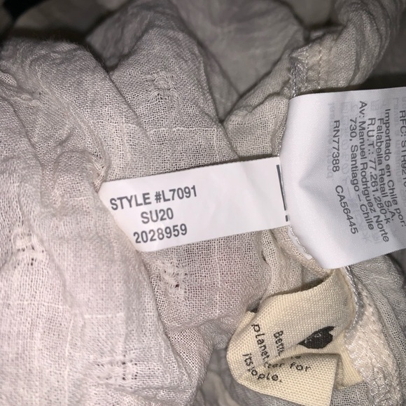 Madewell Cream Ruffle Strap Tank Top Embroidered Strap
Swing Top - Picture 4 of 14